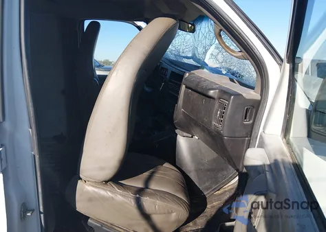 2011 Chevrolet Express 2500 Work Van from USA, damaged, VIN 1GCWGFFA4B1131339